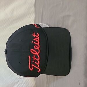 Mens new titleist cap performance fabric. Never worn